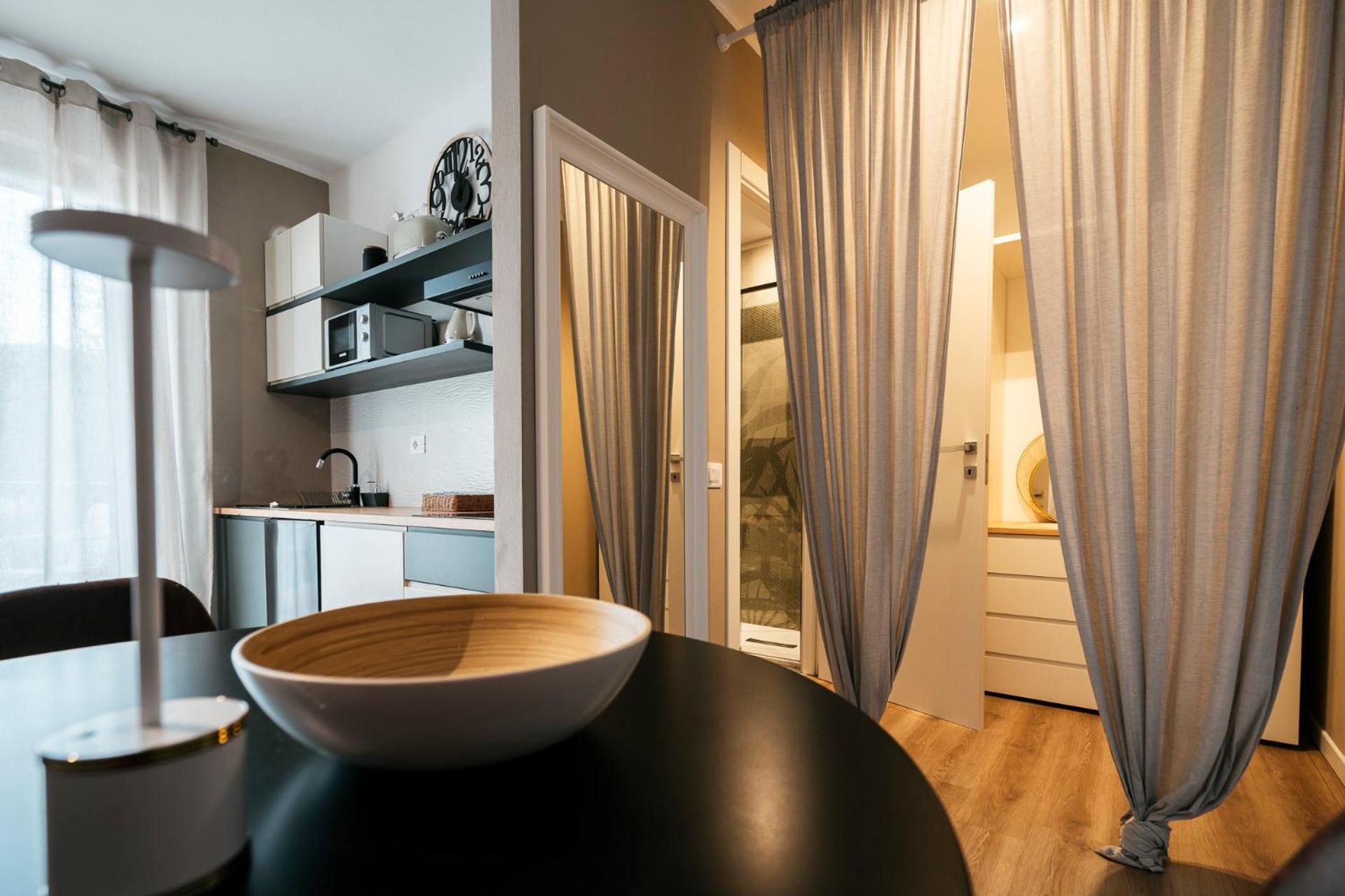 Mistral Apartments Пунтоне-ди-Скарлино Экстерьер фото